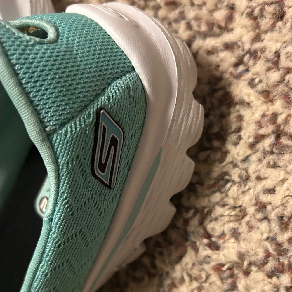 Skechers Women's Go Walk 2 Slip-On Sneakers - Wms 9 - Picture 4 of 10